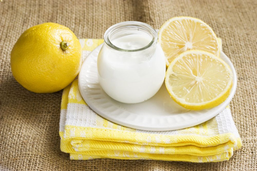 Lemon yogurt