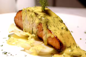 Seelachssteak mit meaux-senf