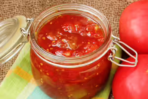 Tamarind and tomato chutney
