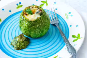 Zucchini stuffed with banon