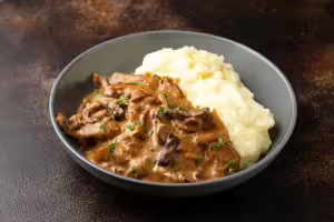 Bisonsteaks mit stroganov-sauce