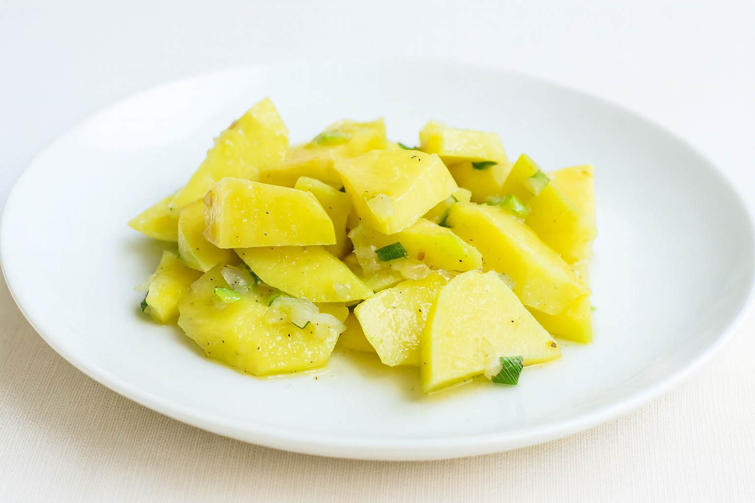 Scharfer grüner mangosalat