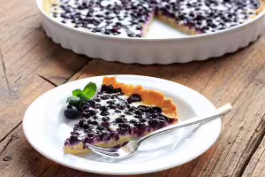 Wild blackberry pie