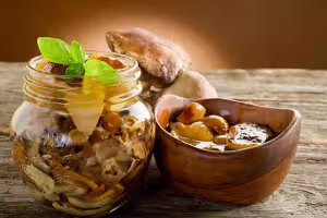 In olivenöl marinierte champignons