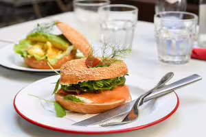 Räucherlachs, avocado-sandwich