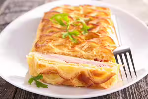 Hojaldre de jamón y queso