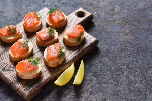 Toasts mit räucherlachscreme