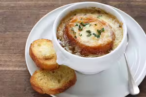 Die echte zwiebelsuppe