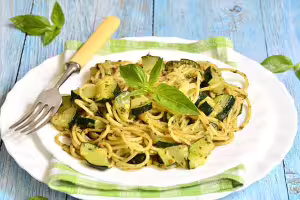 Zucchini and parmesan pasta: healthy, simple and good