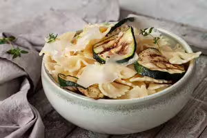 Farfalle de calabacín