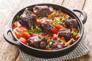 Oxtail with carrots and red wine