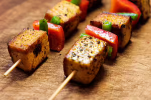 Brochettes de tofu au four